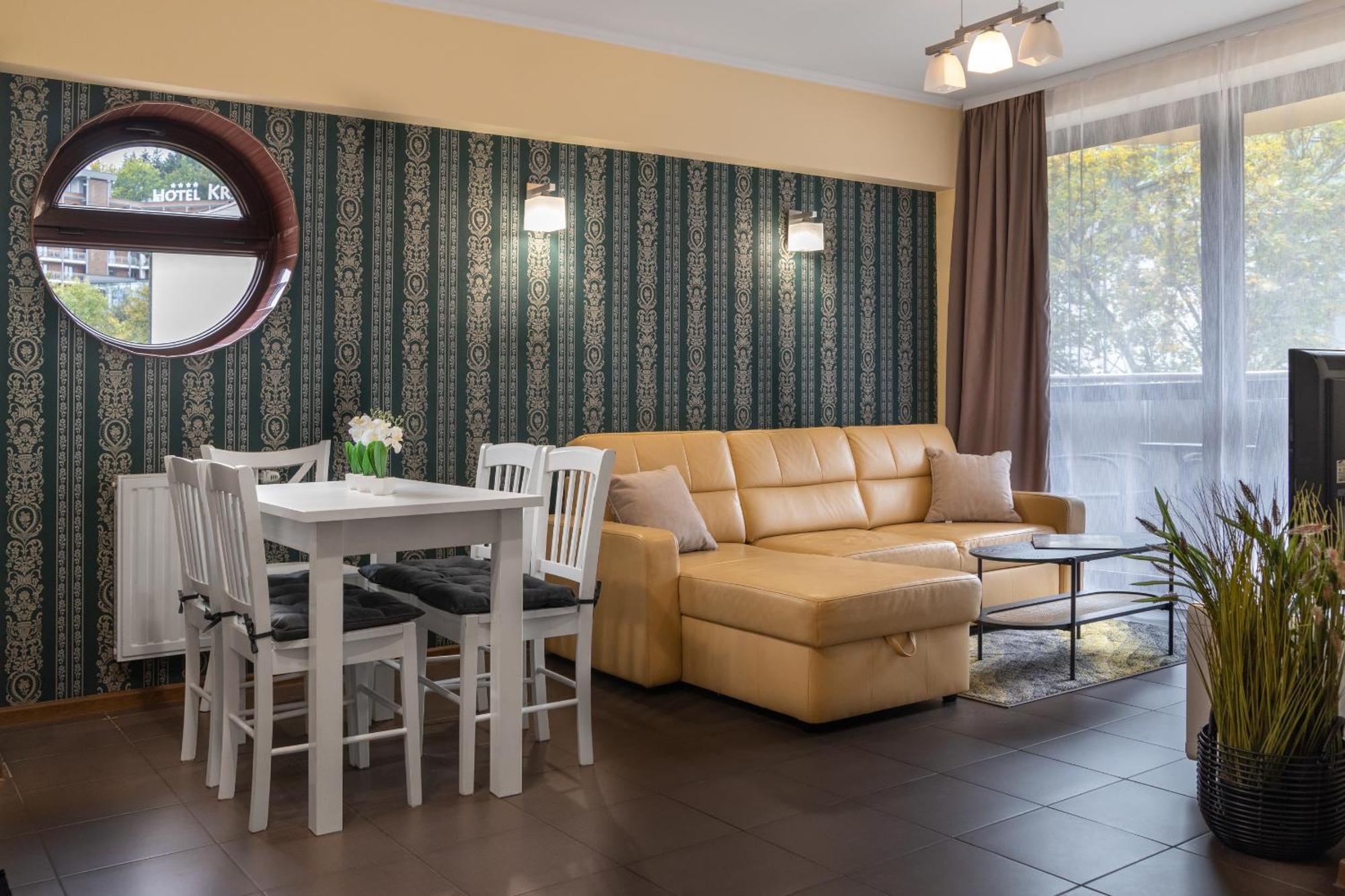 Aparthotel City Center Apartments 크리니차 즈드로이 외부 사진